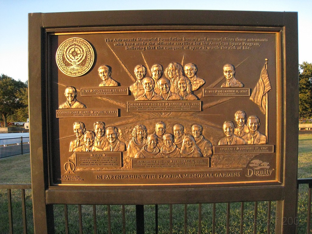 Disney 2010 D2 1050.jpg - January 9-11, 2010 Disney World Florida. Went to run the marathon. Sunday 5:40 AM start the race! Finish, go take a hot shower! Paul drove us over to Kennedy Space Center. Then buffet at Animal Kingdom for dinner!